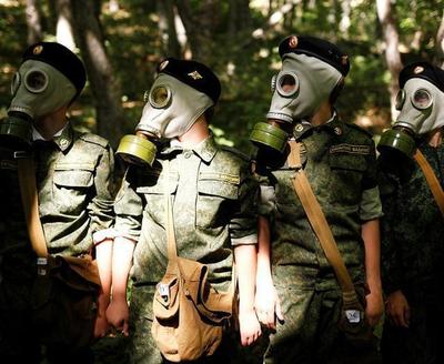 戰(zhàn)斗民族不是被空喊出來的，俄羅斯少年軍校為戰(zhàn)爭做準(zhǔn)備